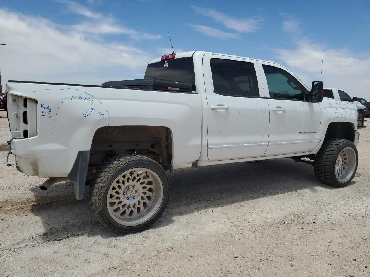 2017 CHEVROLET SILVERADO - Фото 3