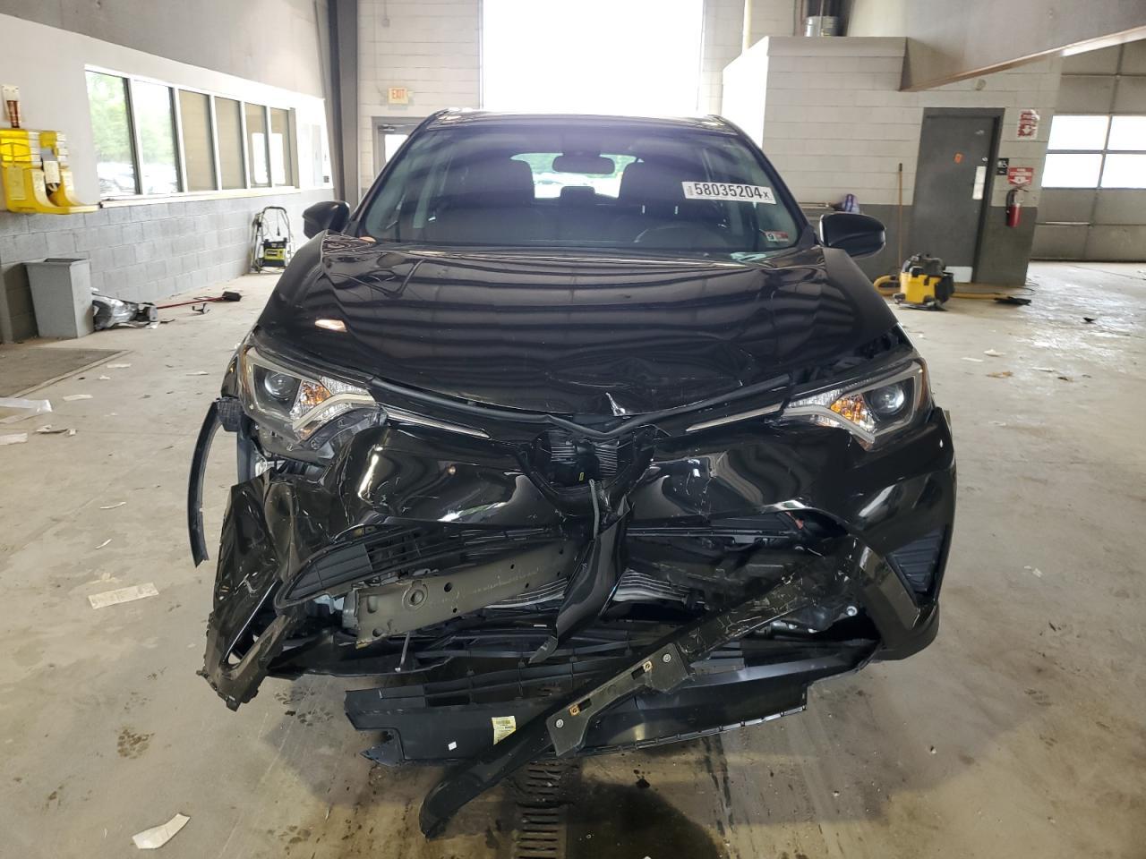 2018 TOYOTA RAV4 LE - Фото 5