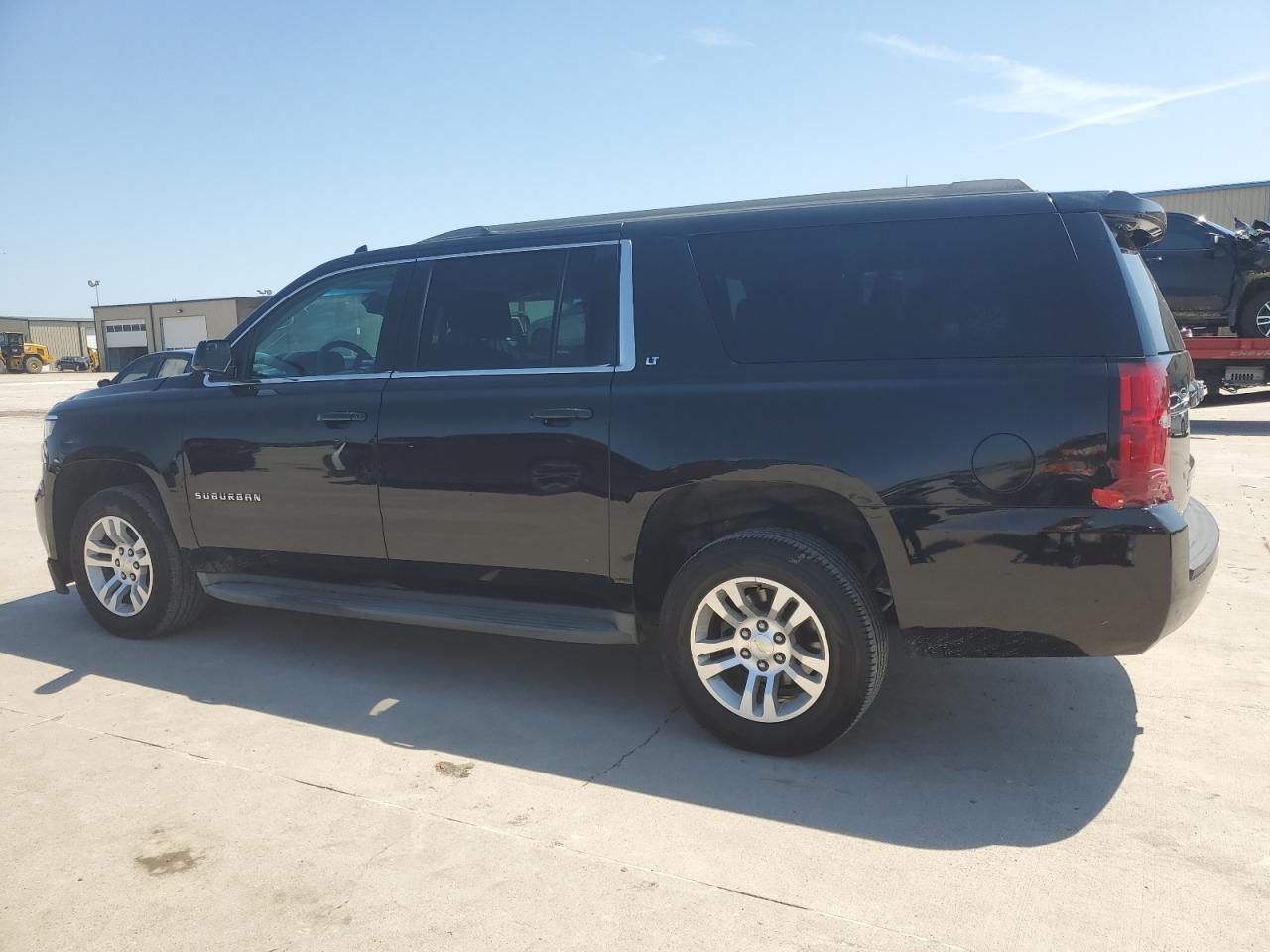 2015 CHEVROLET SUBURBAN C - Image 2