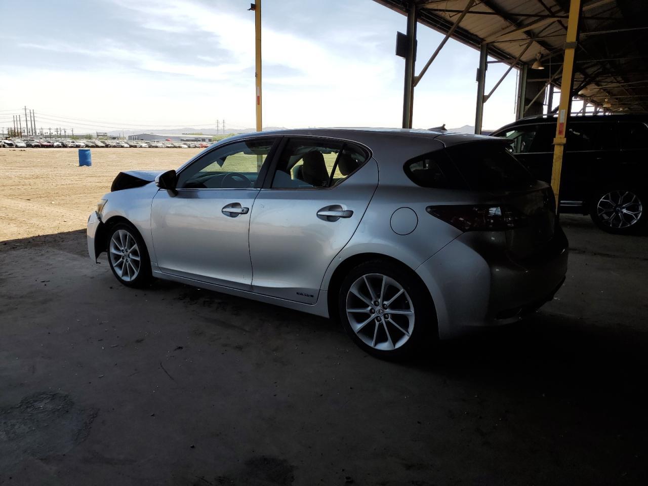 2013 LEXUS CT 200 - Фото 2