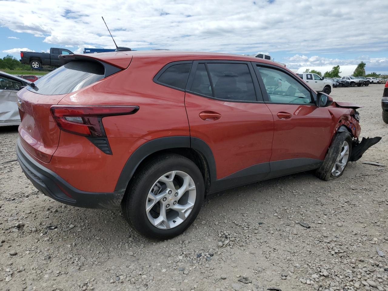 2024 CHEVROLET TRAX LS - Фото 3