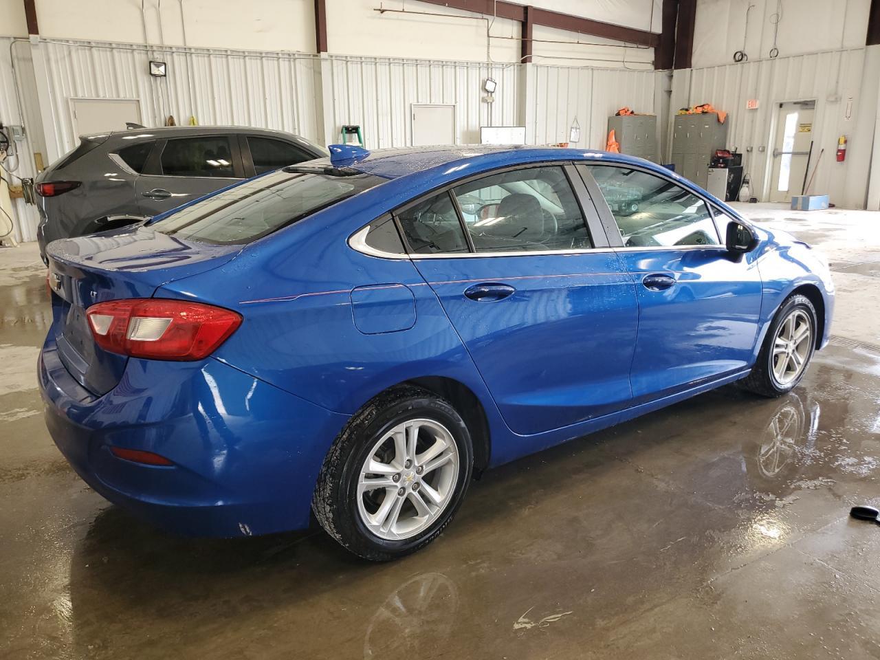 2017 CHEVROLET CRUZE LT - Image 3