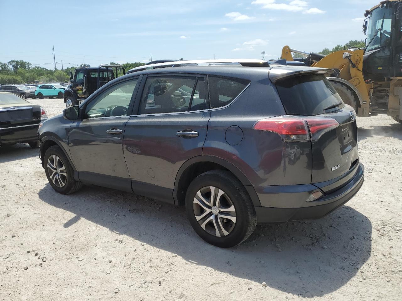 2016 TOYOTA RAV4 LE - Фото 2