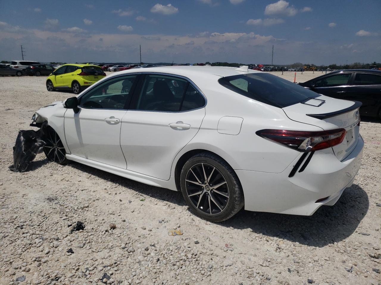 2021 TOYOTA CAMRY SE - Image 2