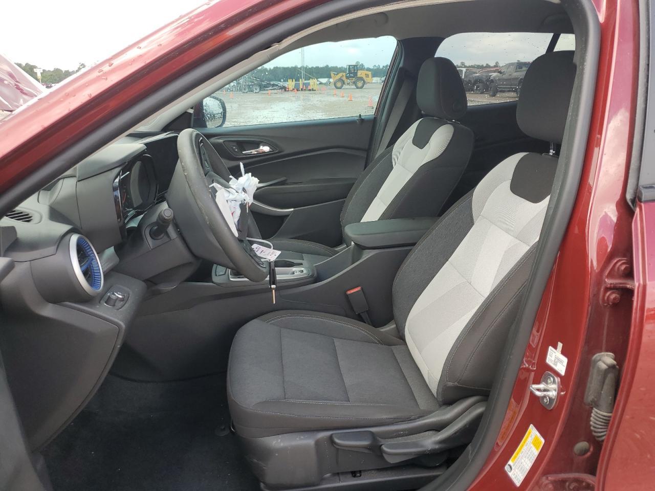 2024 CHEVROLET TRAX LS - Фото 7