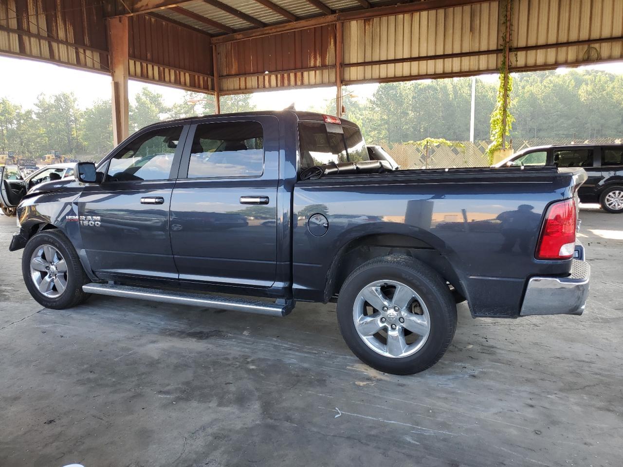 2017 RAM 1500 SLT - Фото 2