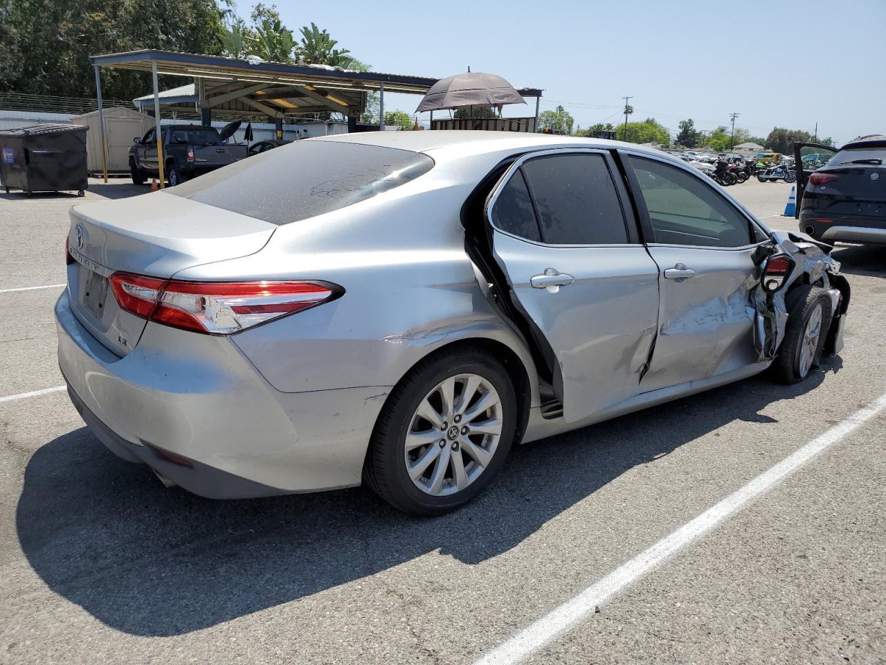 2018 TOYOTA CAMRY L - Фото 3