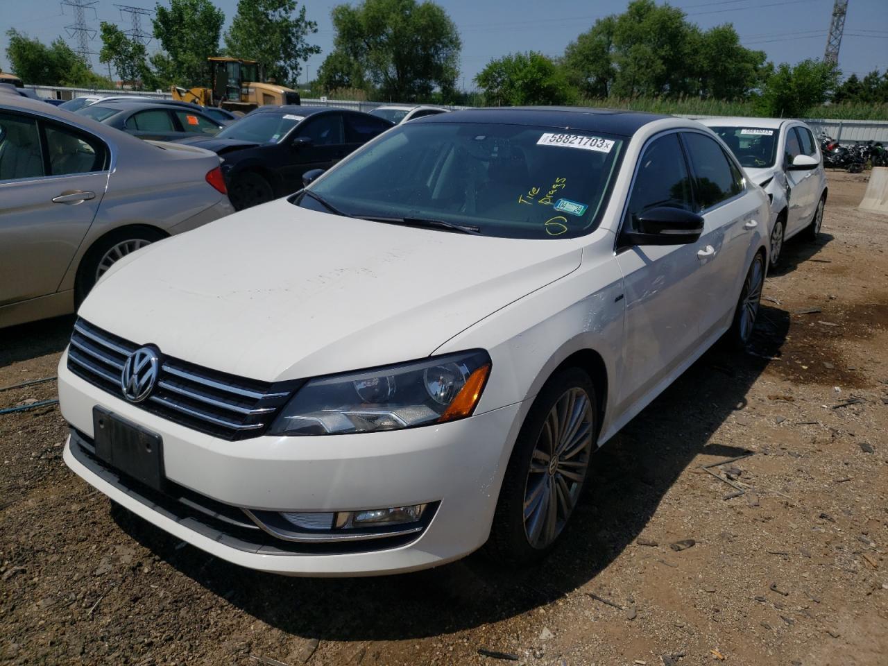 2015 VOLKSWAGEN PASSAT SE