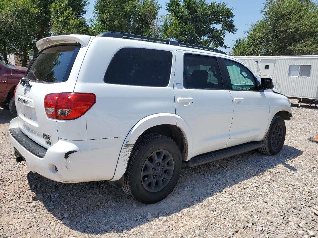 2013 TOYOTA SEQUOIA SR - Image 3