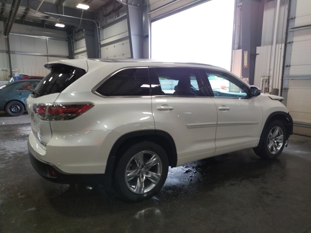 2015 TOYOTA HIGHLANDER - Фото 3