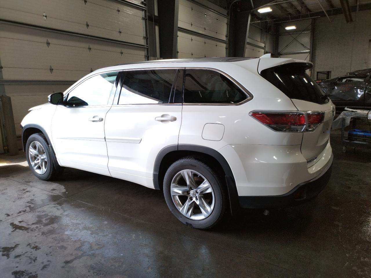 2015 TOYOTA HIGHLANDER - Фото 2