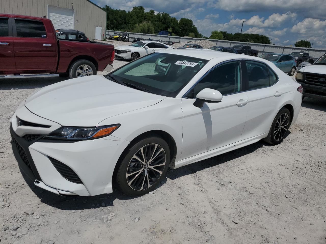 2020 TOYOTA CAMRY SE