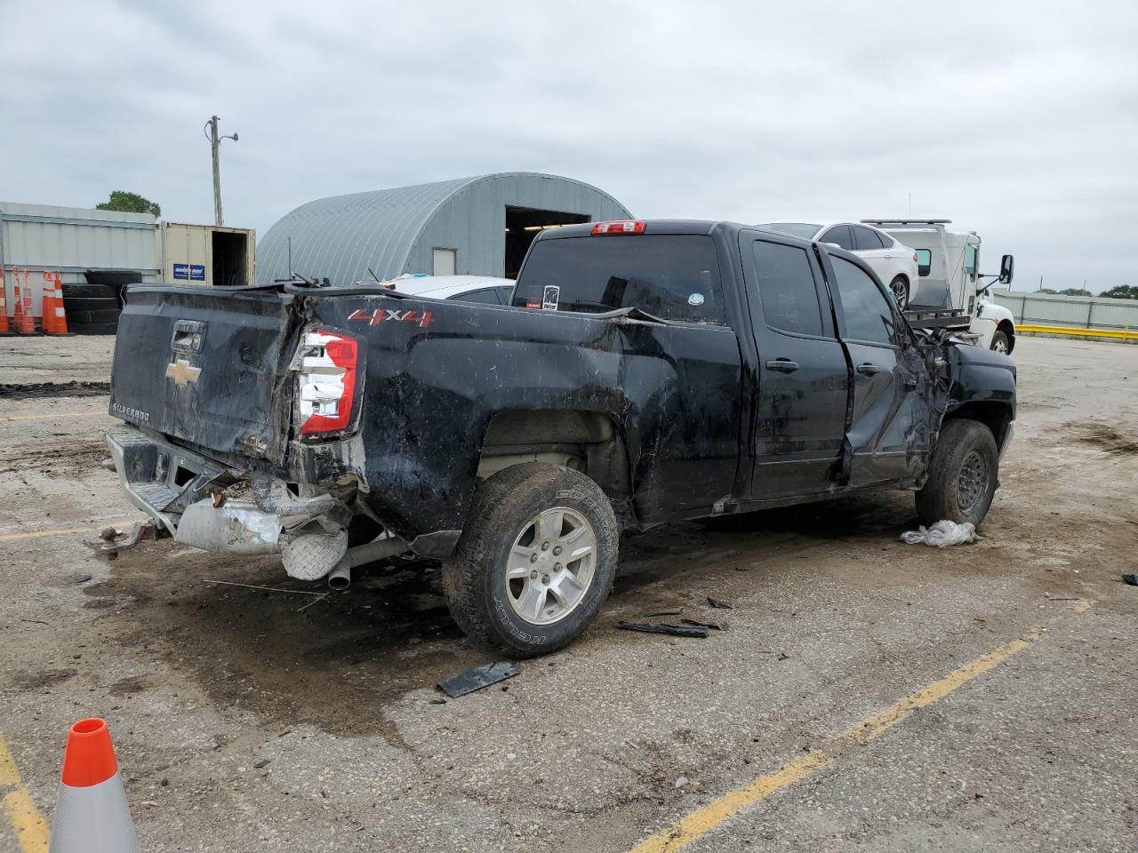 2018 CHEVROLET SILVERADO - Фото 3