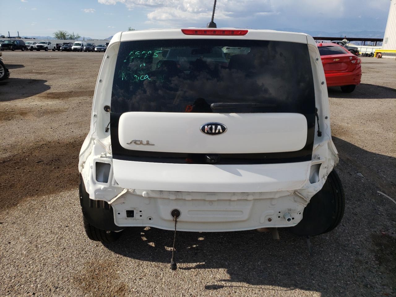 2019 KIA SOUL + - Image 6