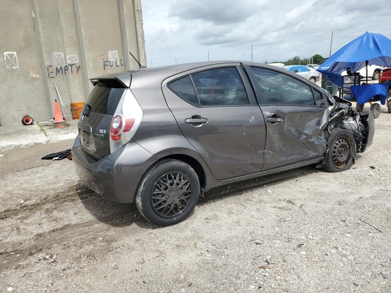 2013 TOYOTA PRIUS C - Фото 3
