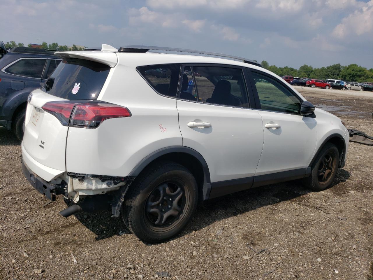 2017 TOYOTA RAV4 LE - Фото 3