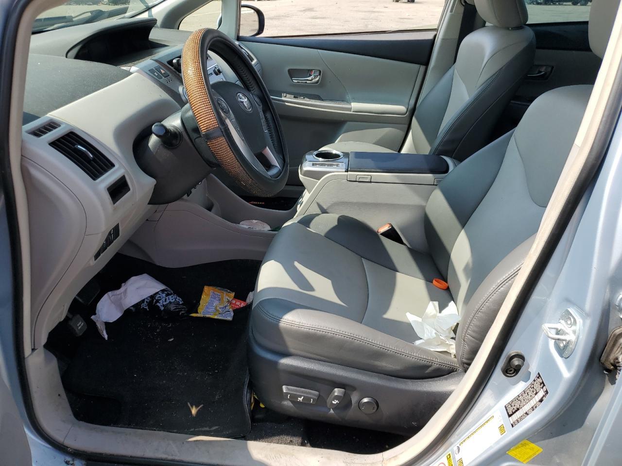 2016 TOYOTA PRIUS V - Image 7