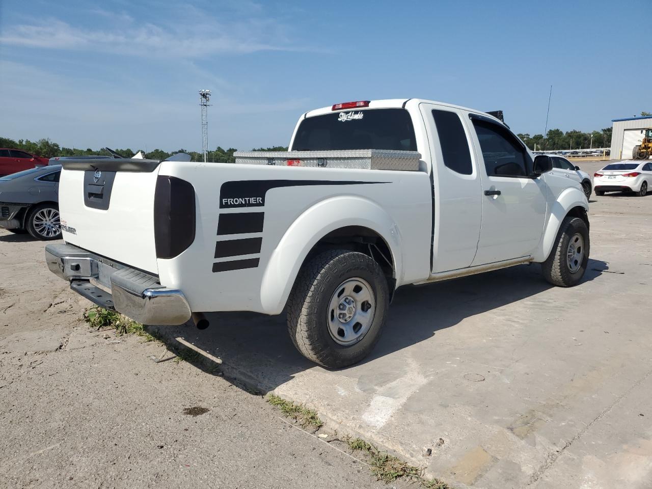 2016 NISSAN FRONTIER S - Image 3