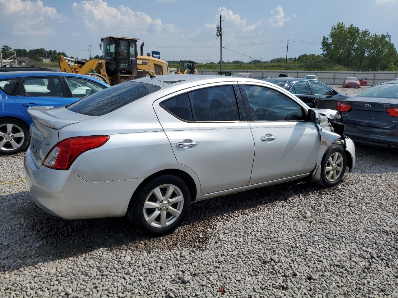 2014 NISSAN VERSA S S - Фото 3