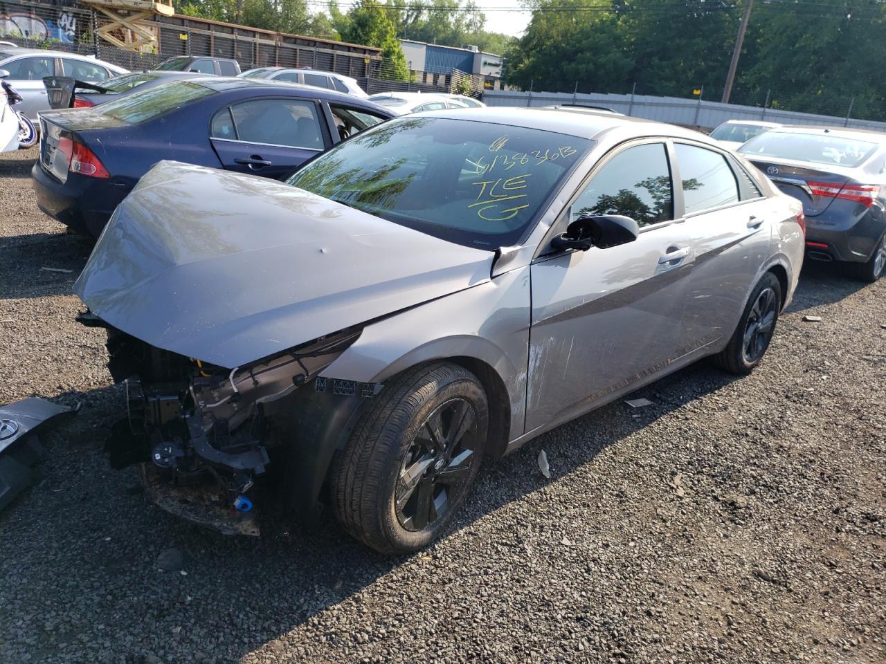 2022 HYUNDAI ELANTRA SE