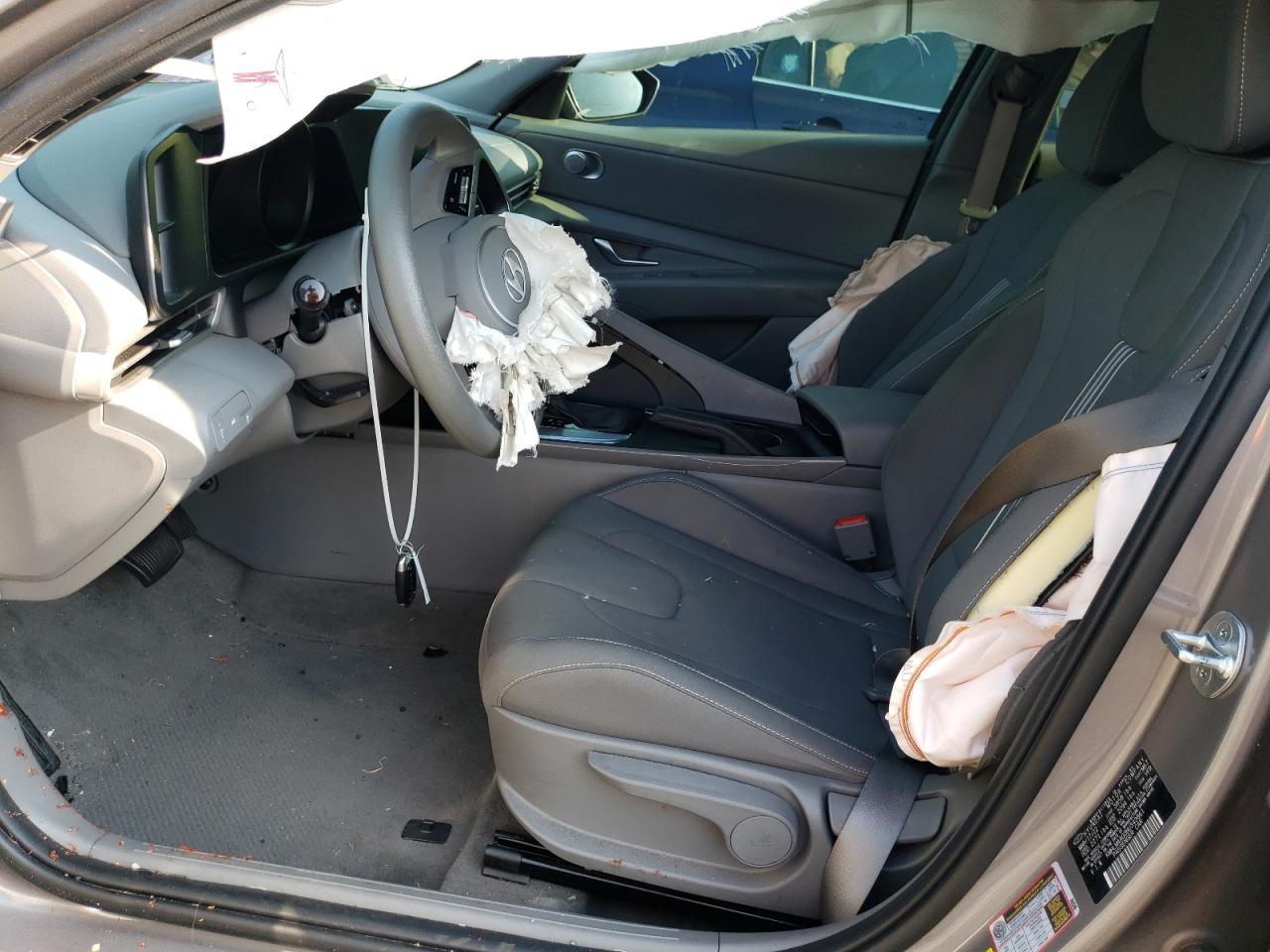 2022 HYUNDAI ELANTRA SE - Фото 7