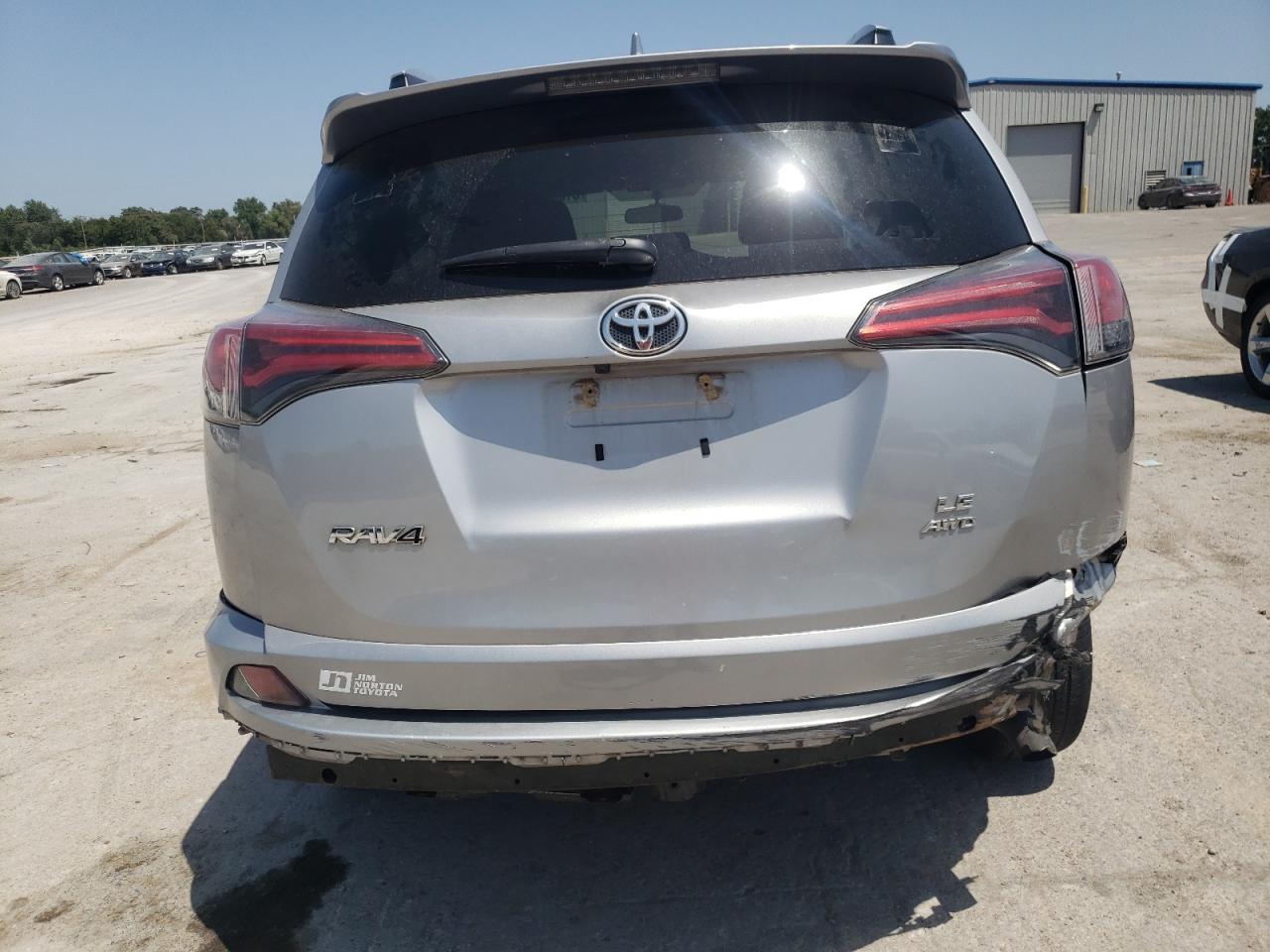 2016 TOYOTA RAV4 LE - Фото 6