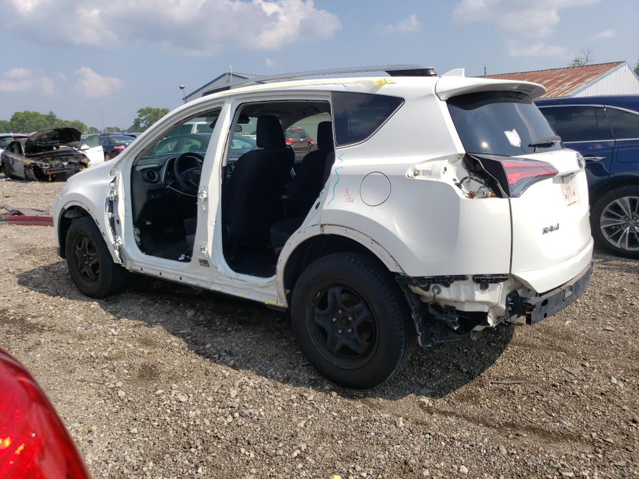 2017 TOYOTA RAV4 LE - Фото 2