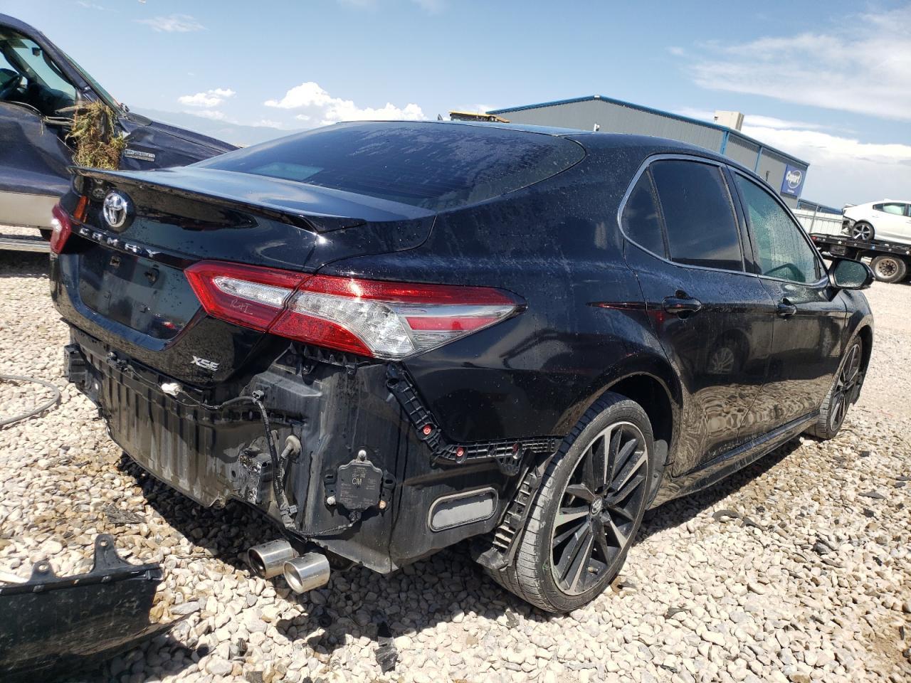 2018 TOYOTA CAMRY XSE - Фото 3