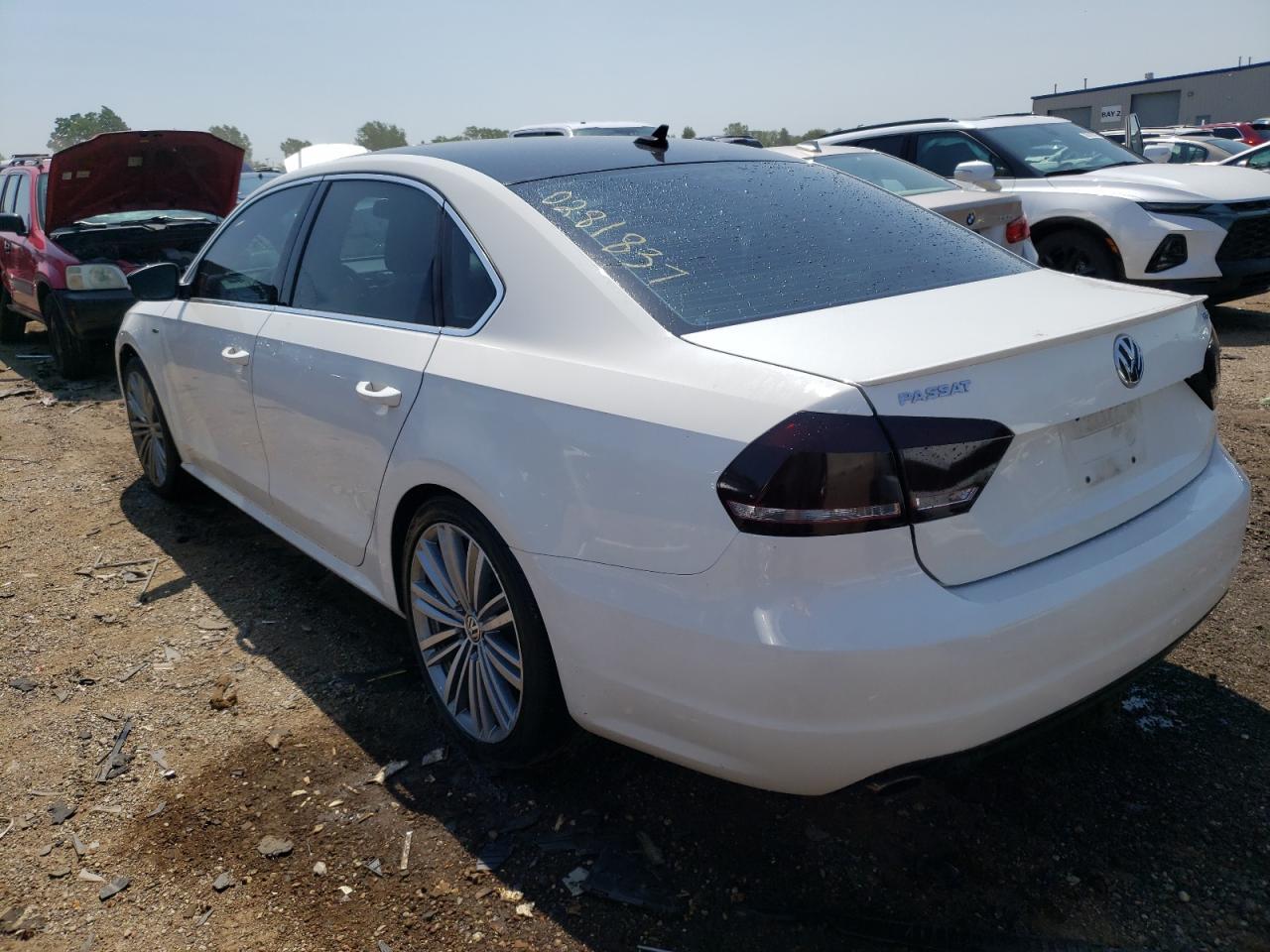 2015 VOLKSWAGEN PASSAT SE - Фото 2