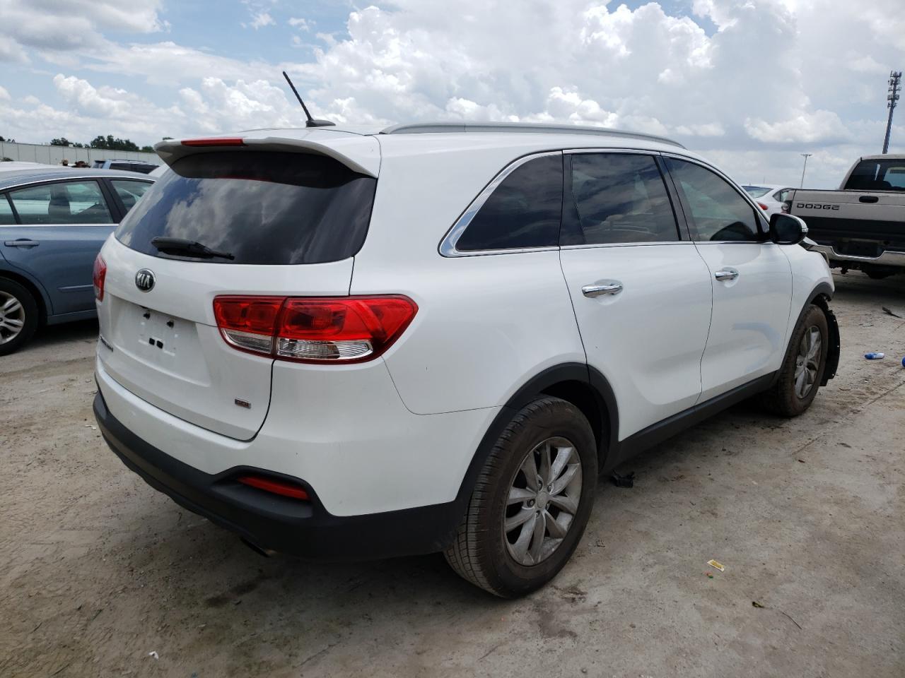 2017 KIA SORENTO LX - Фото 3