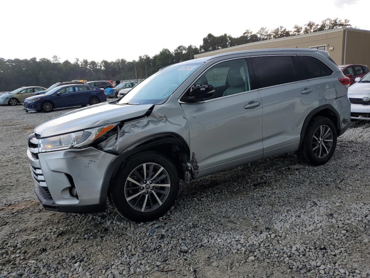 2018 TOYOTA HIGHLANDER