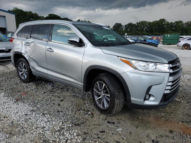 2018 Toyota Highlander Se - Фото 4