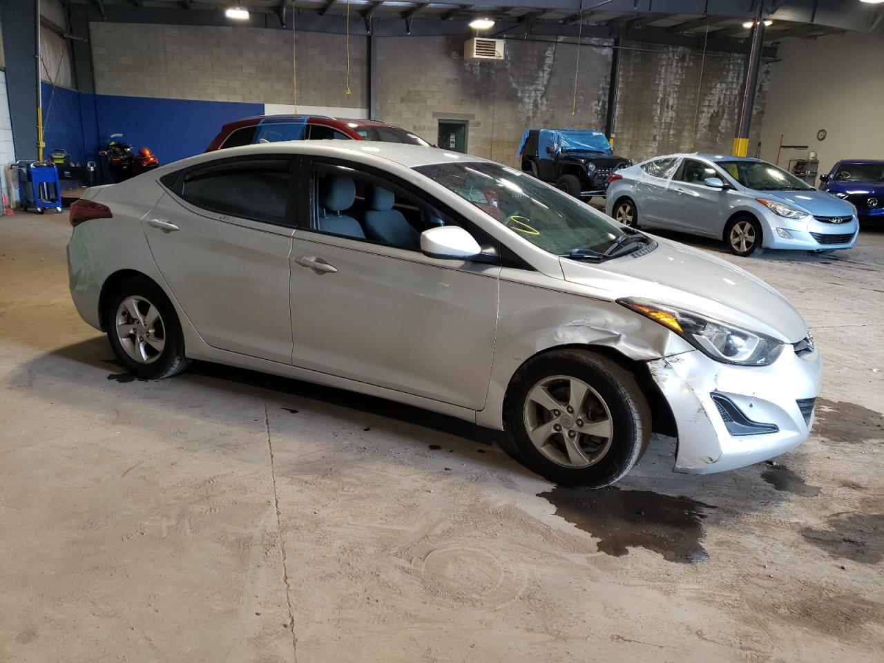2015 HYUNDAI ELANTRA SE - Фото 4