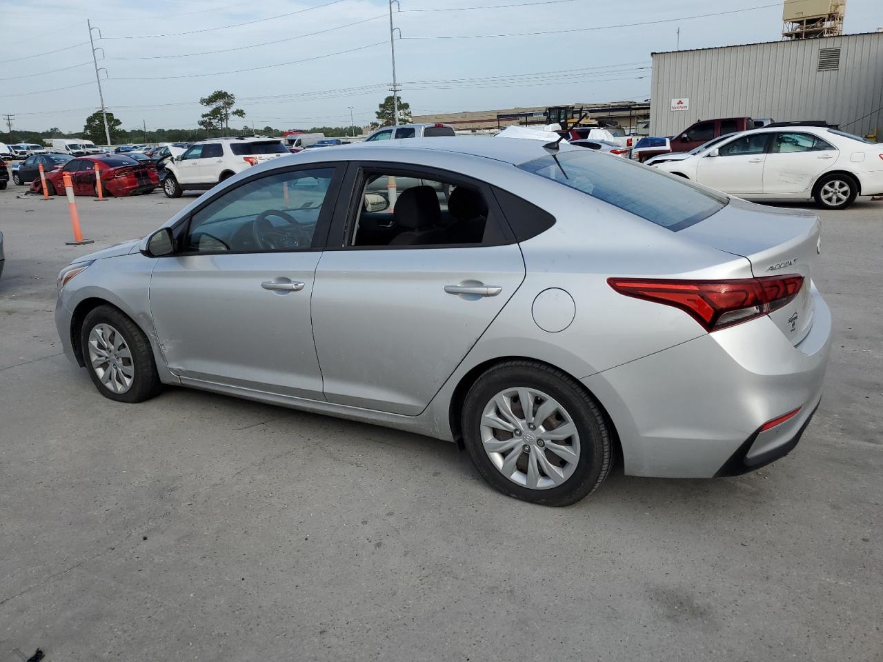 2019 HYUNDAI ACCENT SE - Фото 2