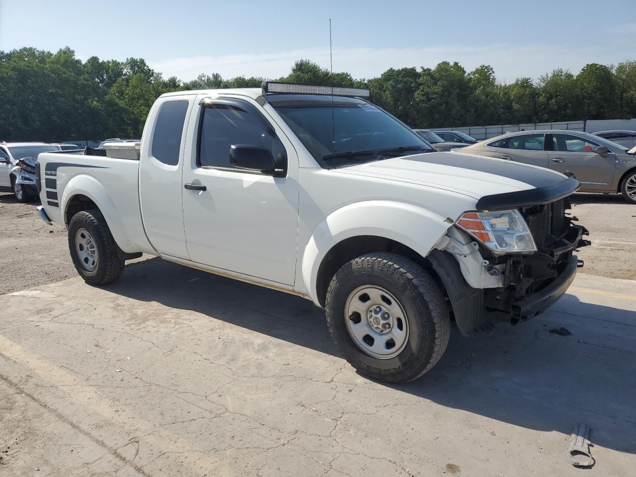 2016 NISSAN FRONTIER S - Image 4