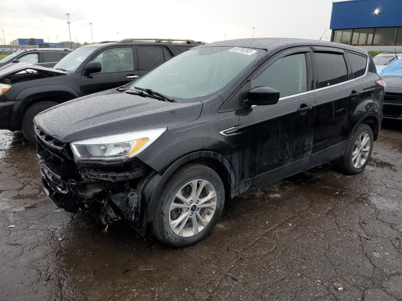 2017 FORD ESCAPE SE car image