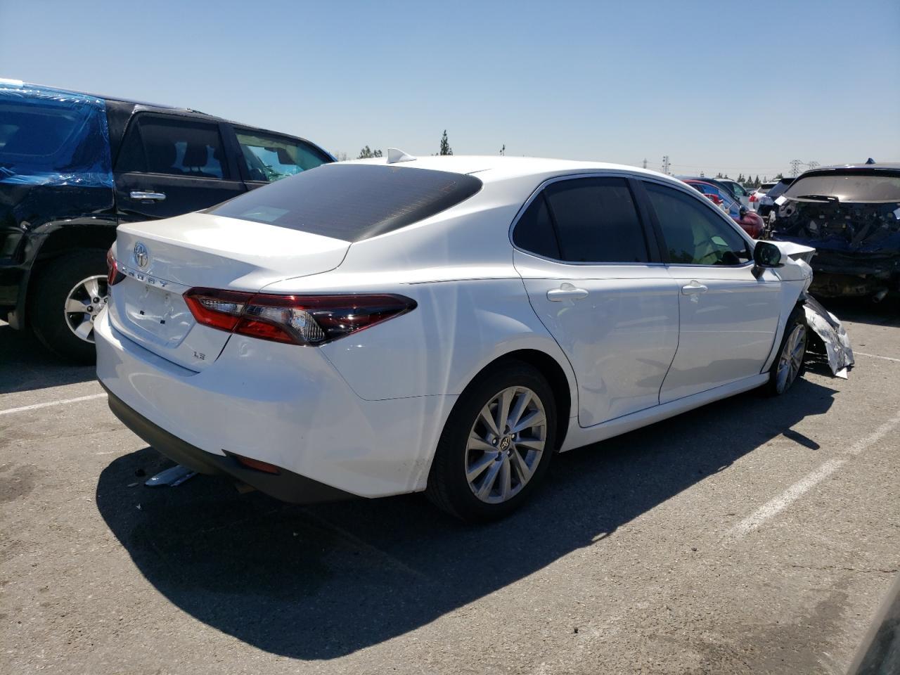 2023 TOYOTA CAMRY LE - Фото 3