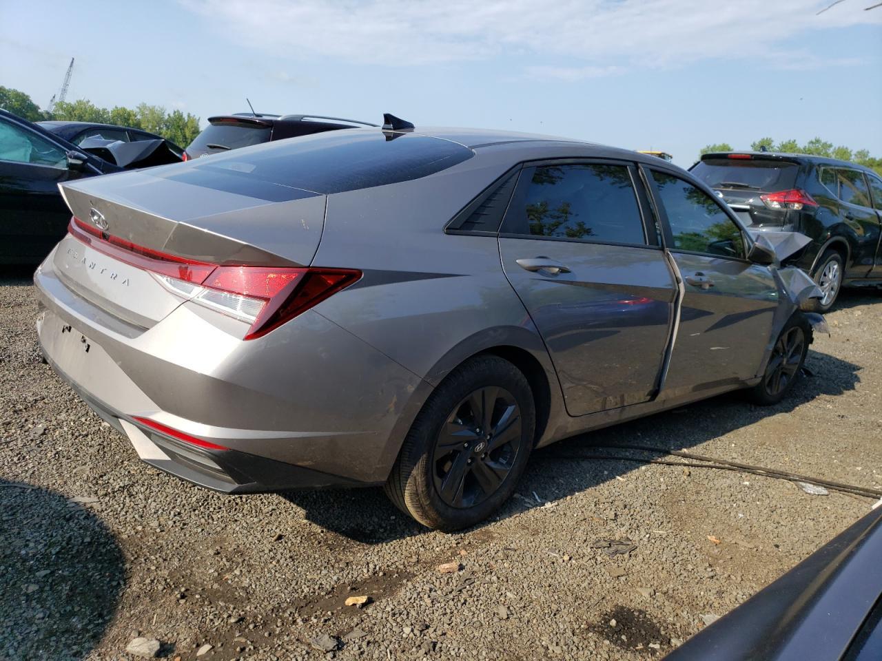 2022 HYUNDAI ELANTRA SE - Фото 3