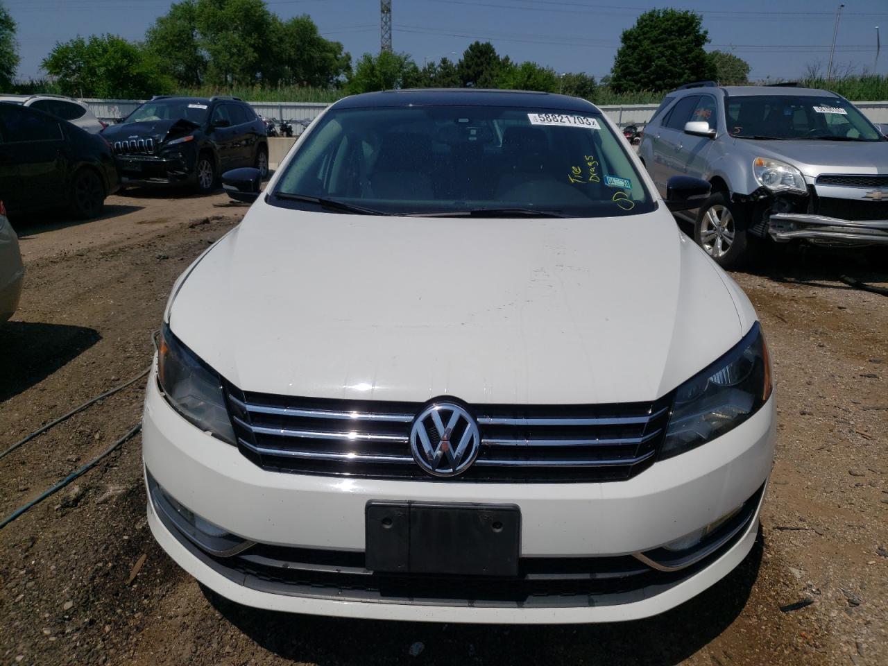 2015 VOLKSWAGEN PASSAT SE - Фото 5