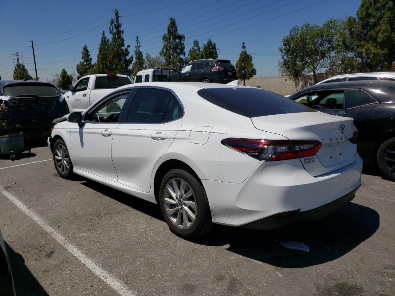 2023 TOYOTA CAMRY LE - Фото 2