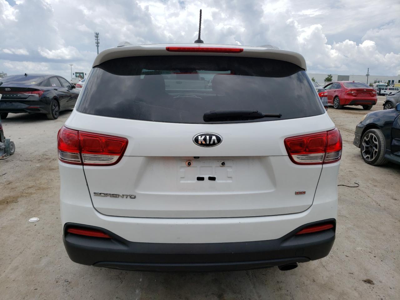 2017 KIA SORENTO LX - Фото 6