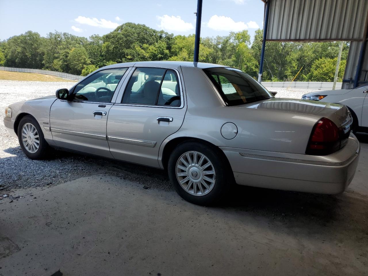 2010 MERCURY GRAND MARQ - Image 2
