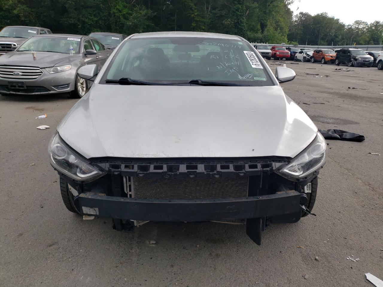 2018 HYUNDAI ELANTRA SE - Фото 5