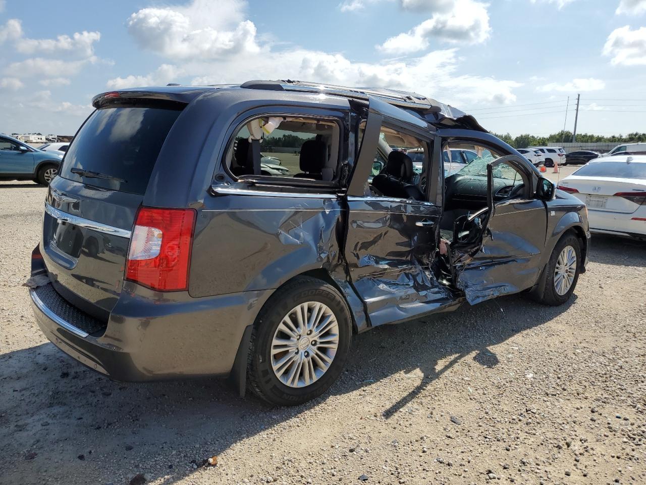 2014 CHRYSLER TOWN & COU - Фото 3