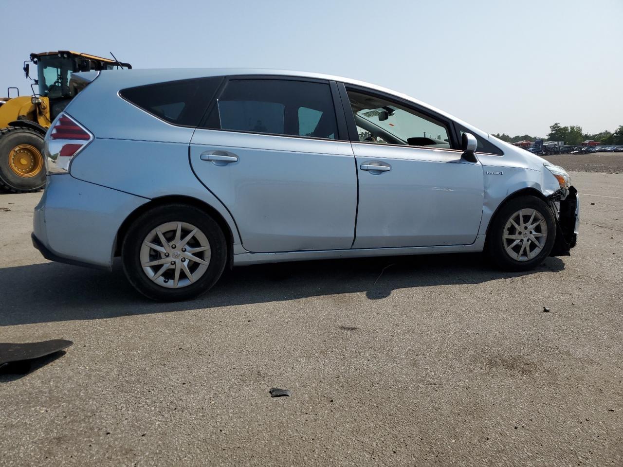 2016 TOYOTA PRIUS V - Image 3