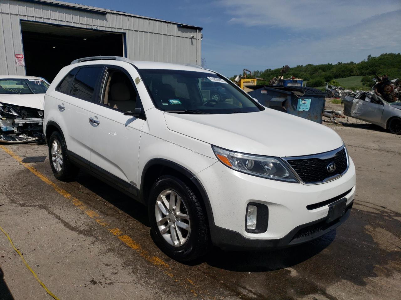 2015 KIA SORENTO LX - Image 4