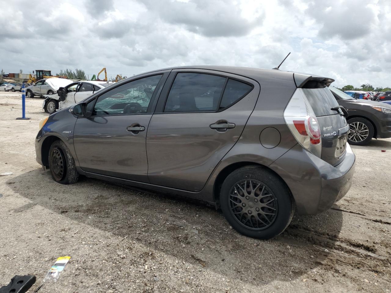 2013 TOYOTA PRIUS C - Фото 2