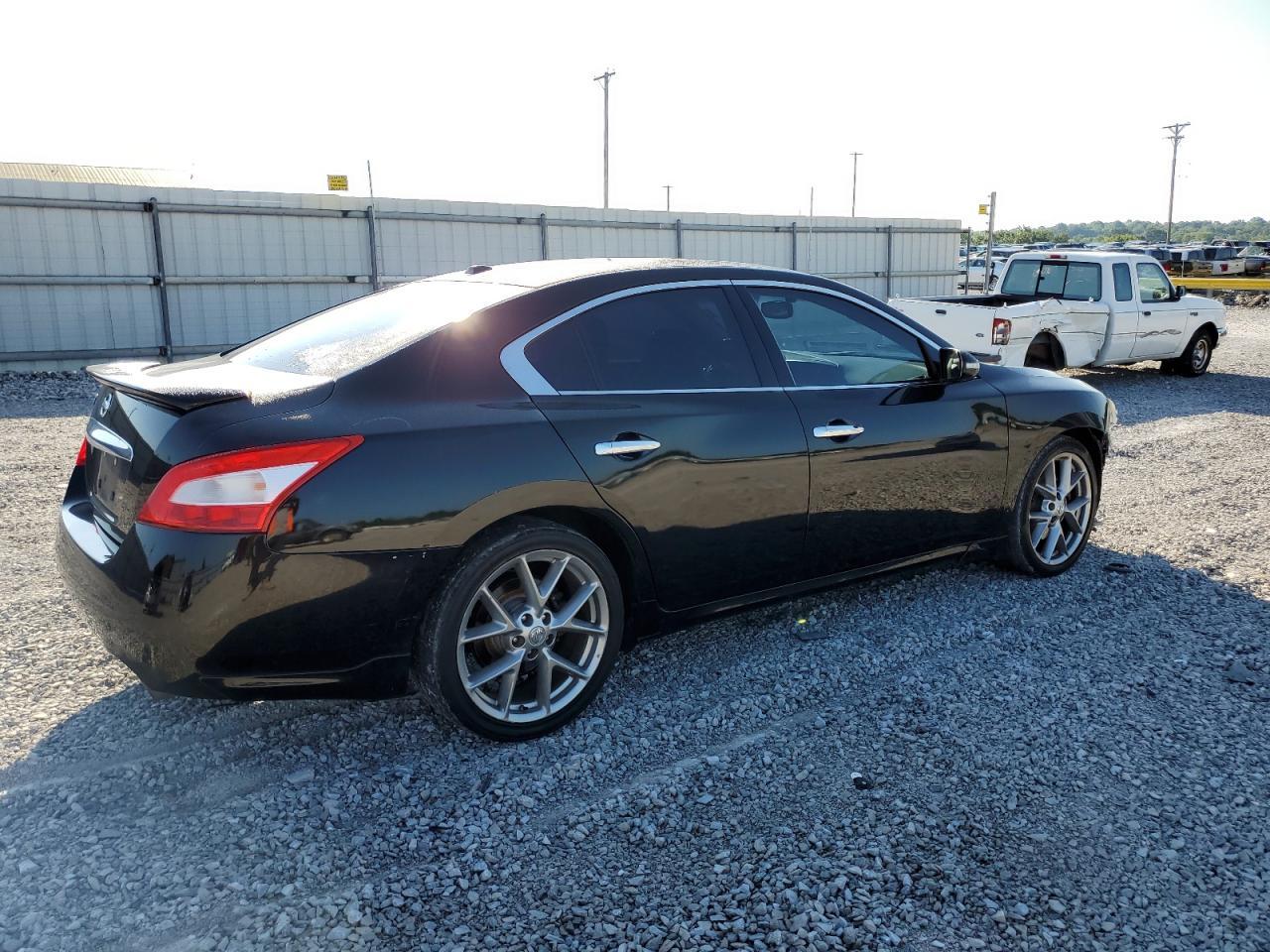 2011 NISSAN MAXIMA S - Фото 3