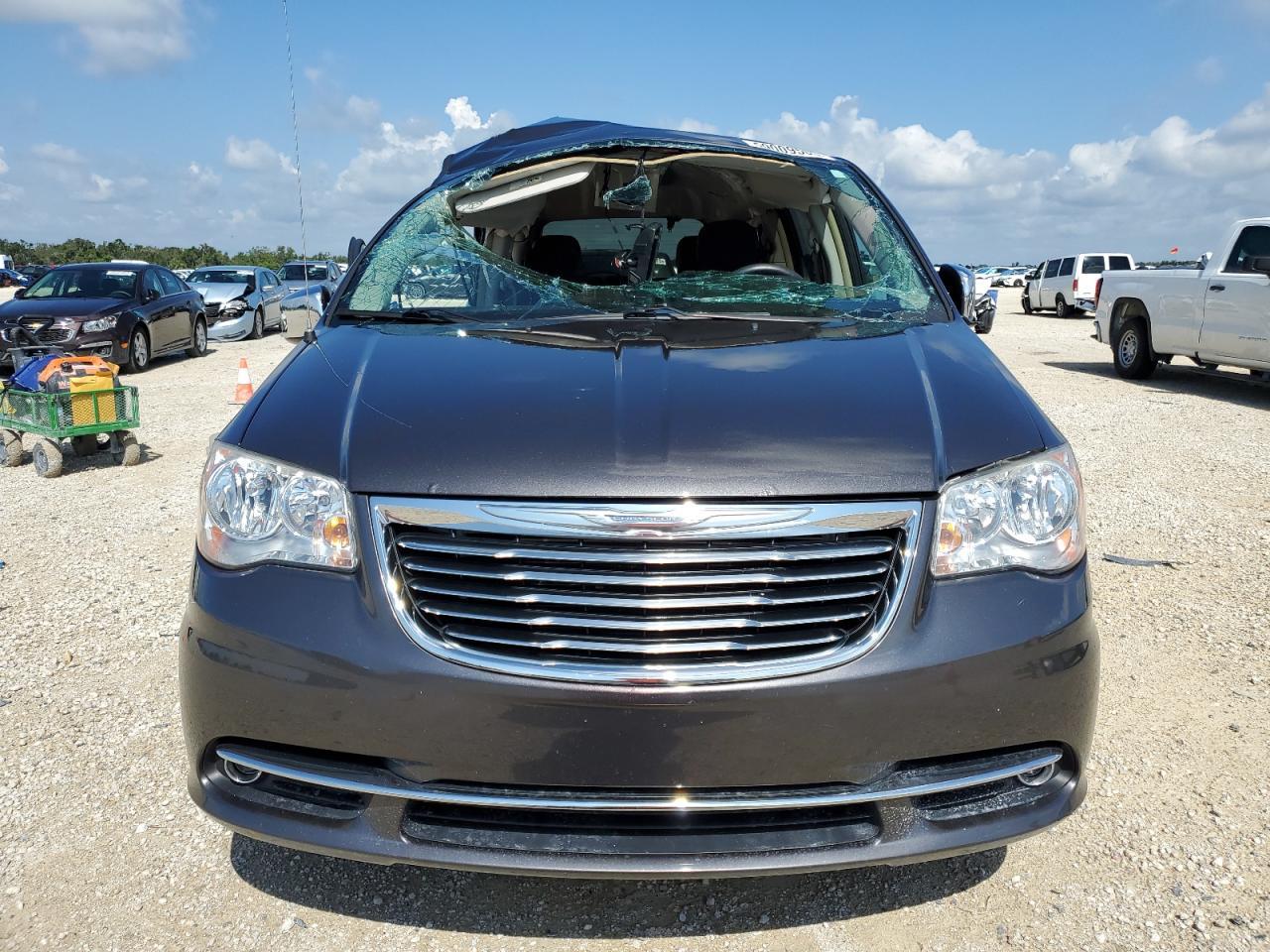 2014 CHRYSLER TOWN & COU - Фото 5