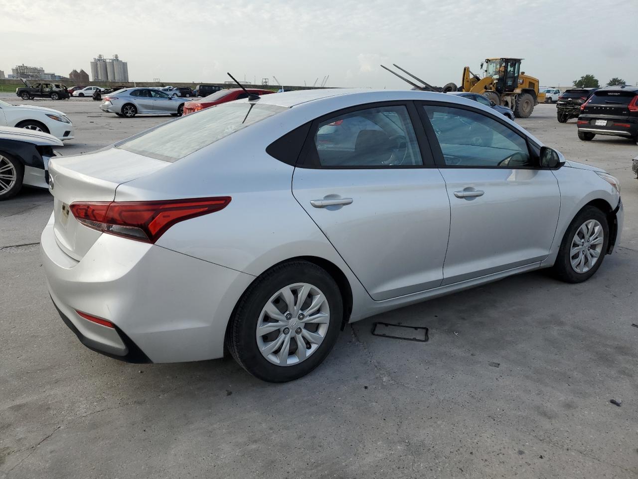 2019 HYUNDAI ACCENT SE - Фото 3